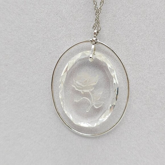Vintage Reverse Intaglio Etched Rose Crystal Pendant Necklace Oval Design - Picture 3 of 7
